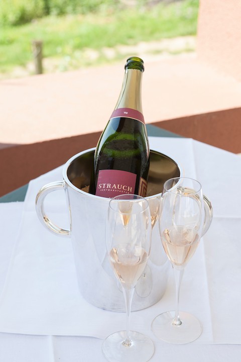 Strauch Rosé Pur Schäumendes entalkoholisiertes Getränk