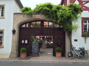 Weinhaus_Henninger_Kallstadt_Deutschland_5