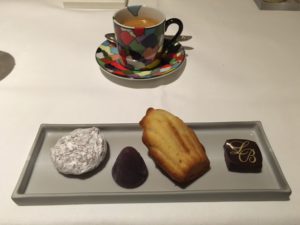 Aan_Tafel_Bij_Luc_Bellings_Hasselt_Belgien_12