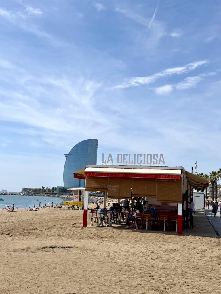 Chiringuito La Deliciosa am Strand der Barceloneta, Barcelona